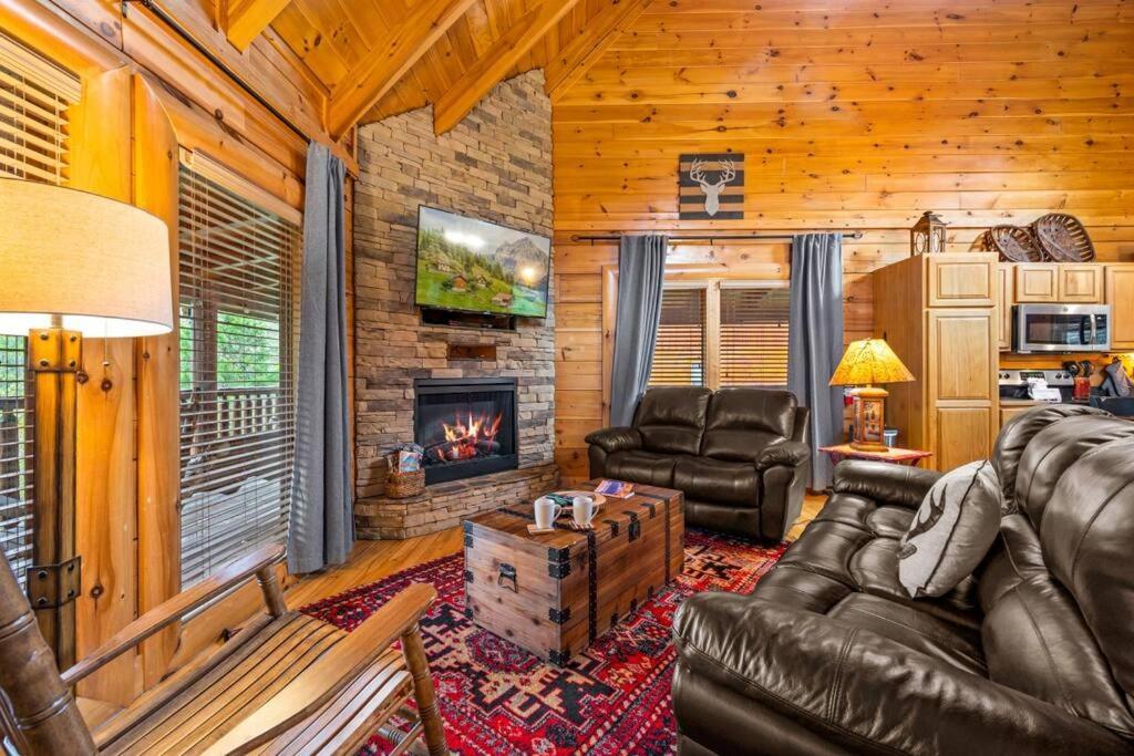 2-Bedroom Cabin With 2 Master Suites, Loft, Half-Bath And Hot Tub In A Serene Resort Setting Sevierville Ngoại thất bức ảnh